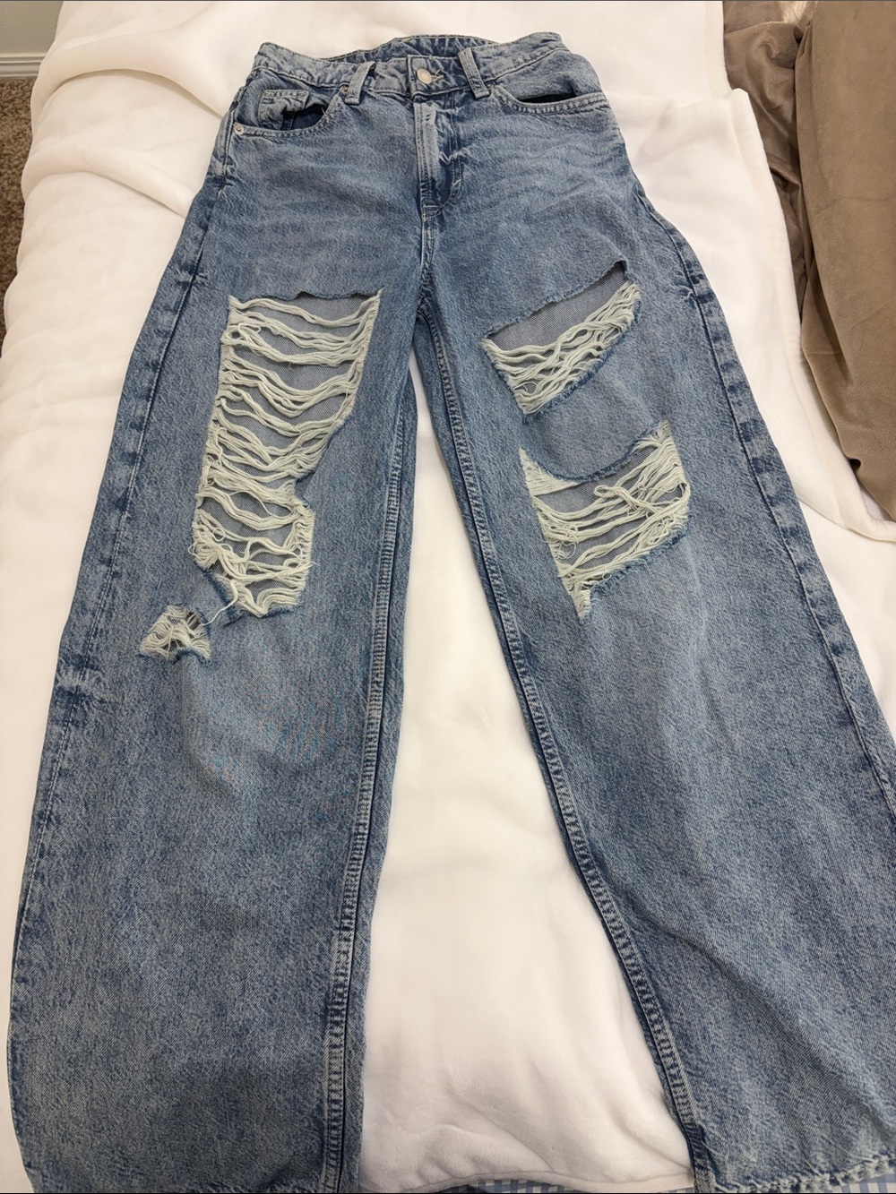 Light Blue Distressed High-Waist Women’s baggy Jeans